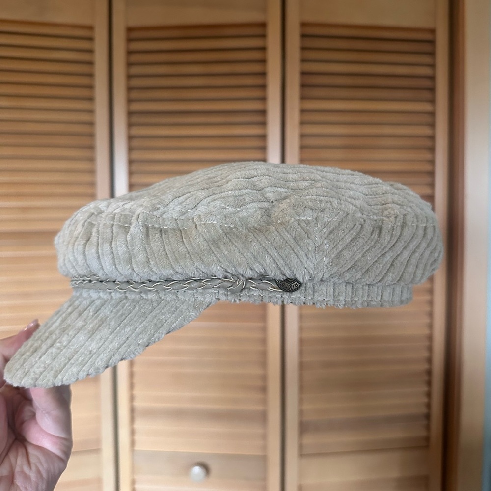 Brixton Fiddler Cap • Beige Corduroy Fisherman Hat • Size L (7 1/2) • Textured